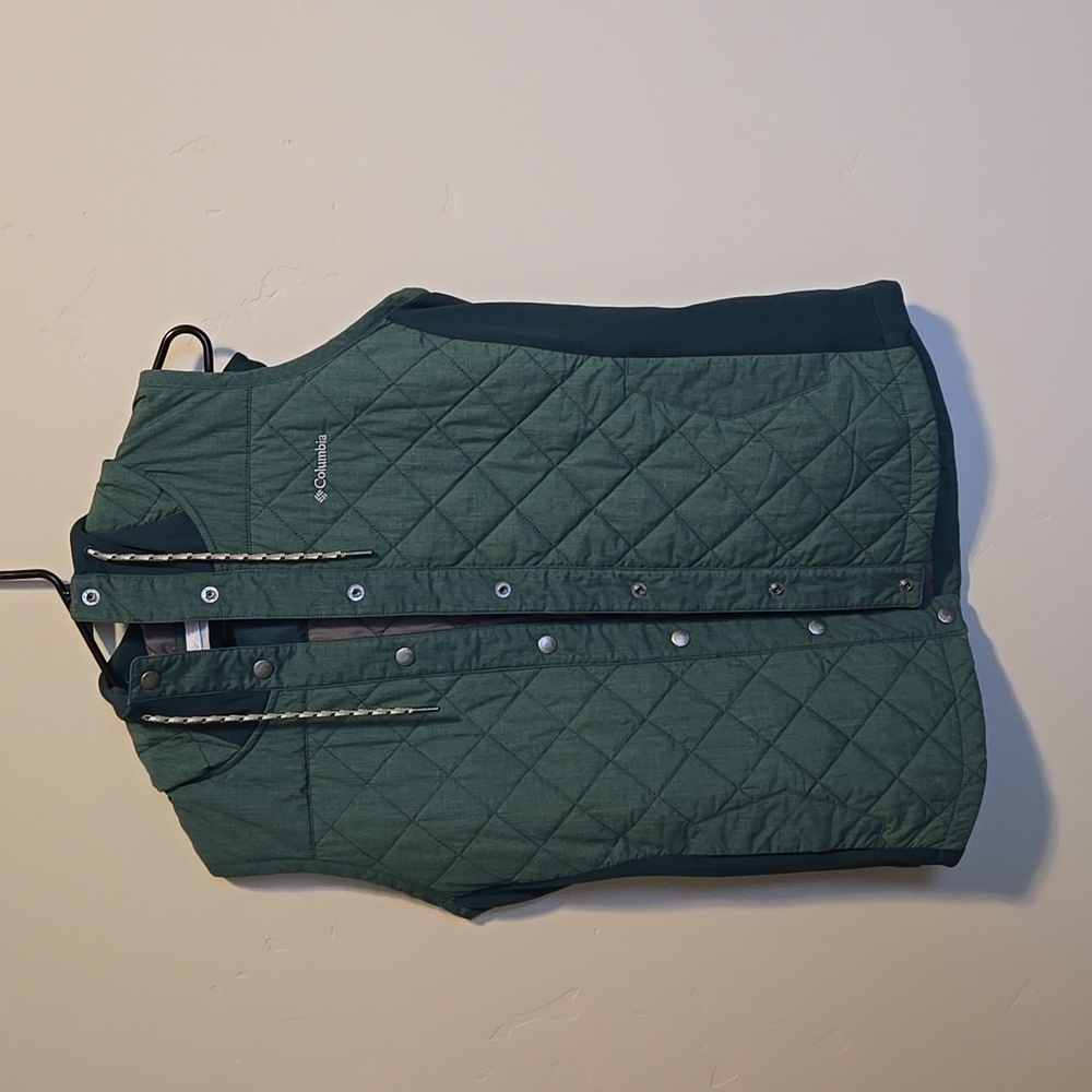 NWOT green Columbia Women's vest M